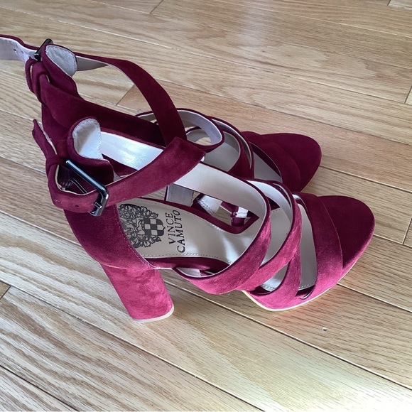Vince Camuto Suede Platforms Sandals, Size 7/37. - Picture 6 of 13
